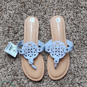 NEW REPORT Lilac Medallion Thong Sandal Size 7.5 Cutout Detail